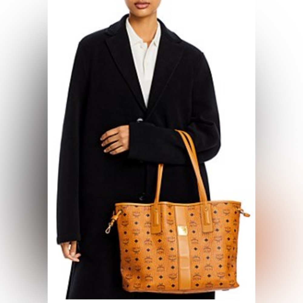 MCM Reversible Liz Shopper Visetos  Medium Cognac